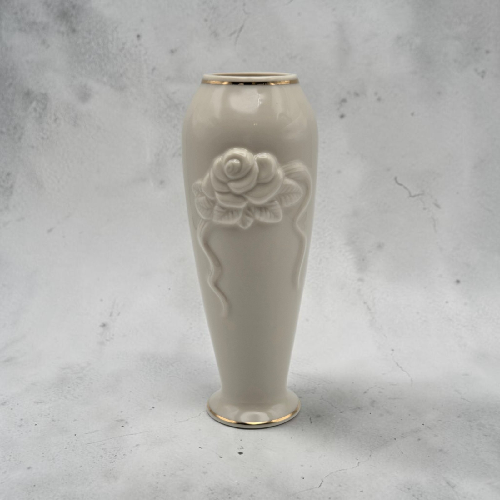 Lenox Rose Blossom Bud Vase With 24 Karat Gold Trim