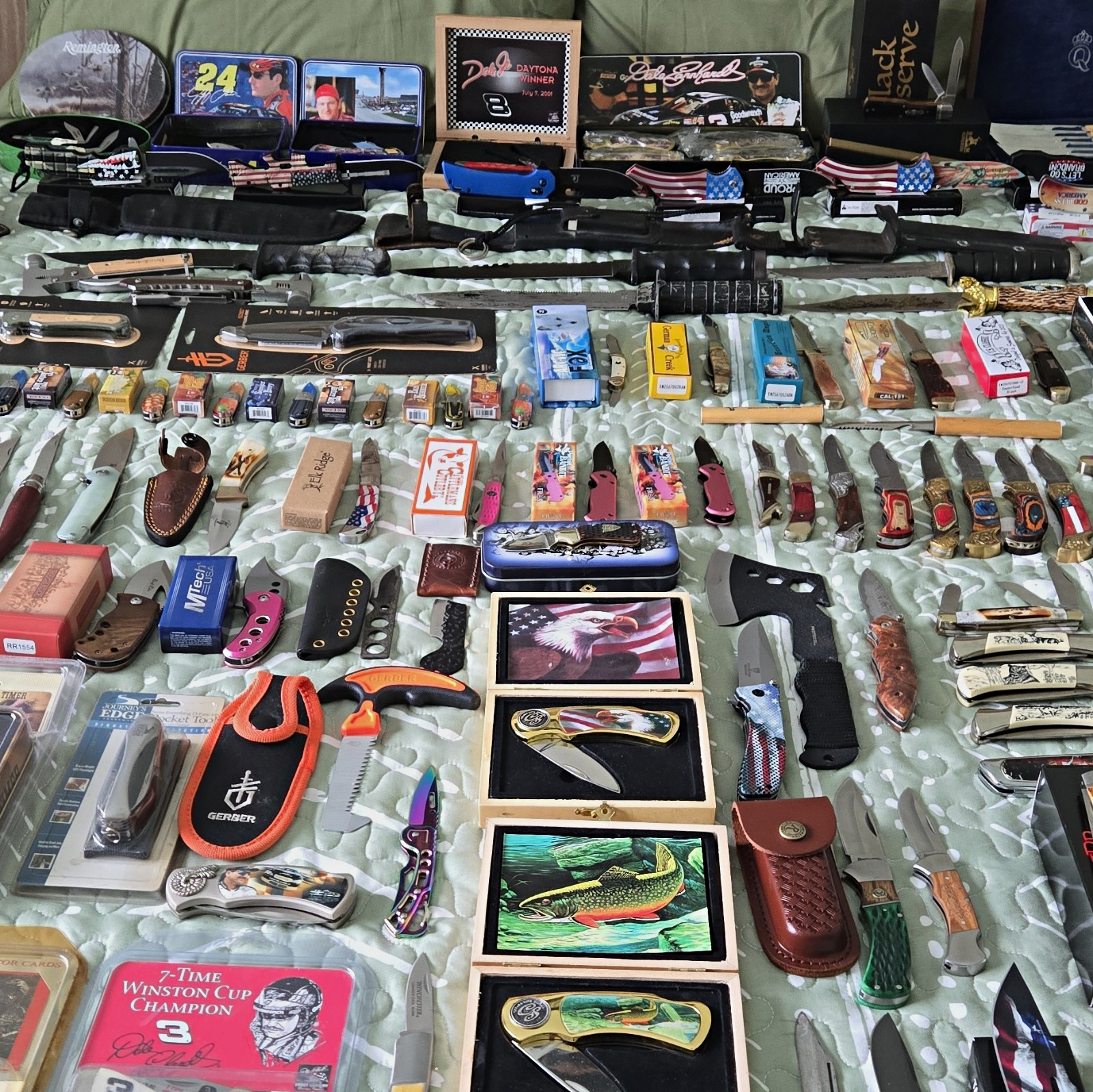 Large Lot Of Various Different Knives All In Great Shape.