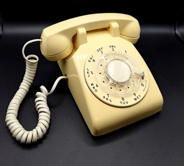 Vintage Western Electric CS500DM Rotary Dial Phone Beige Ivory AT&T Untested Par Vintage Western Electric CS500DM Rotary Dial Phone Beige Ivory AT&T Untested Par