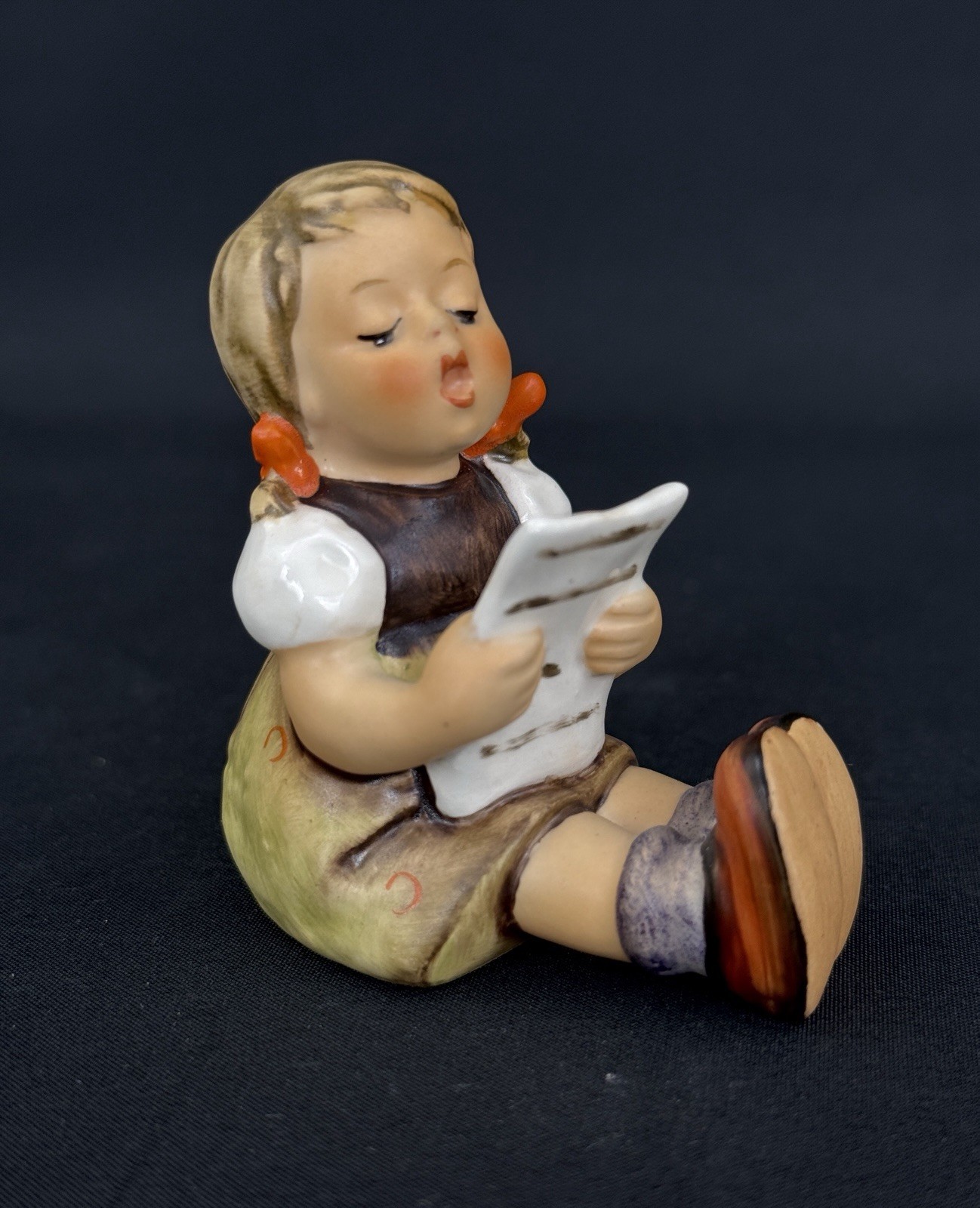 Goebel Hummel Girl With Sheet Music No Crazing Mint Goebel Hummel Girl With Sheet Music No Crazing Mint