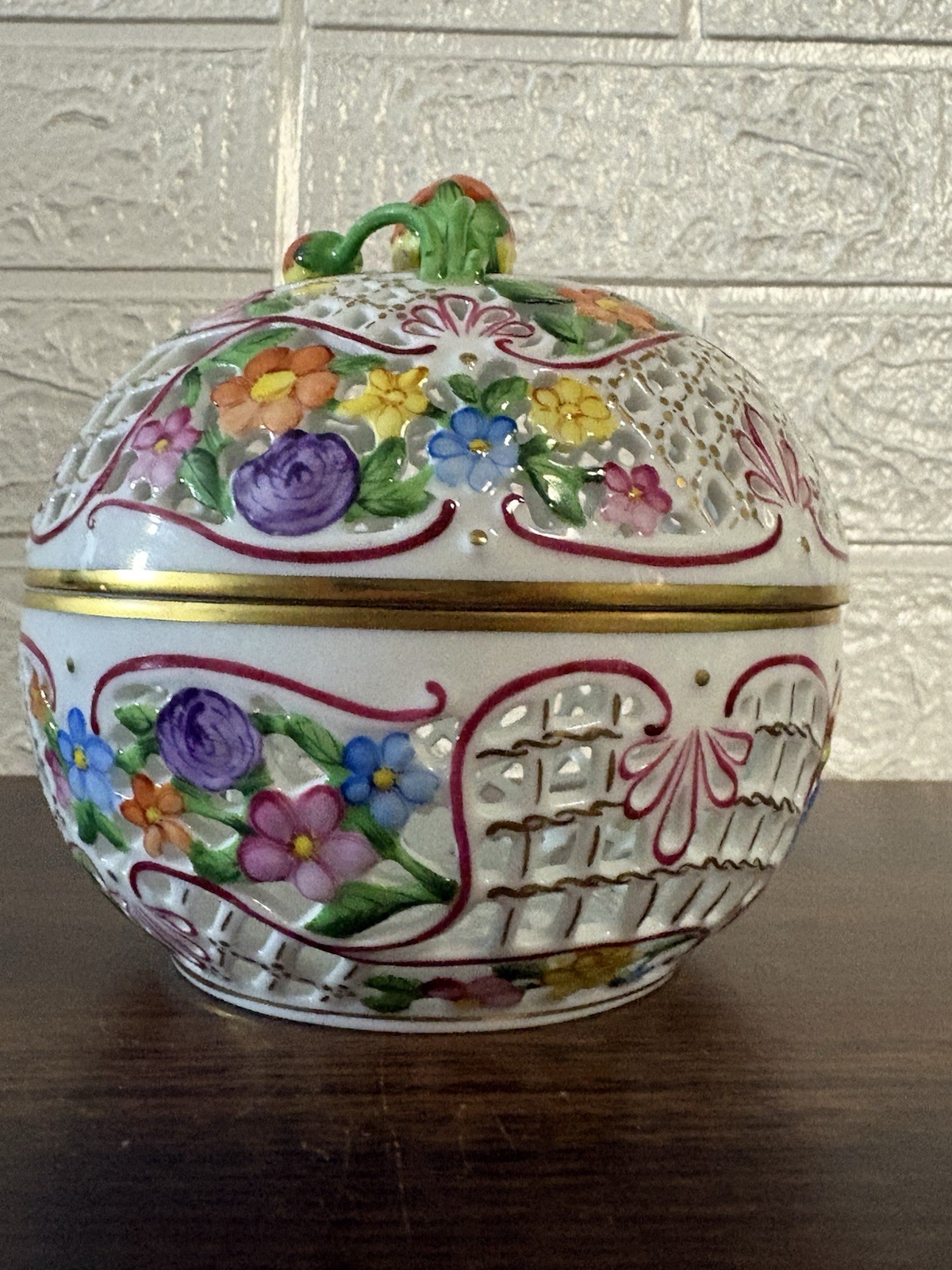 1930’s Genuine Antique Herend Porcelain Bonbonnier Reticulated Covered Bowl 1930’s Genuine Antique Herend Porcelain Bonbonnier Reticulated Covered Bowl