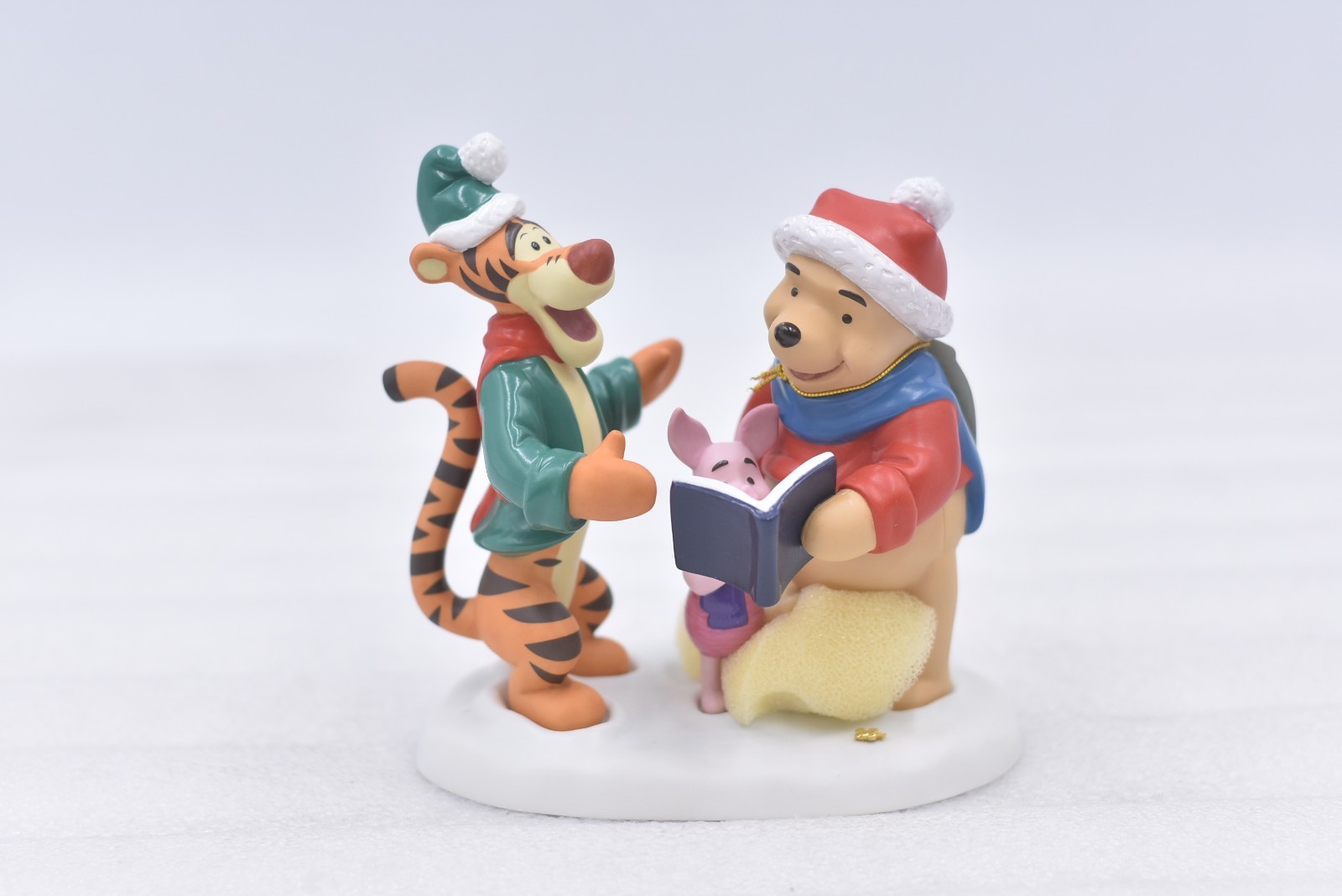 Enesco Disney Pooh & Friends "Fa la la to you." Figurine