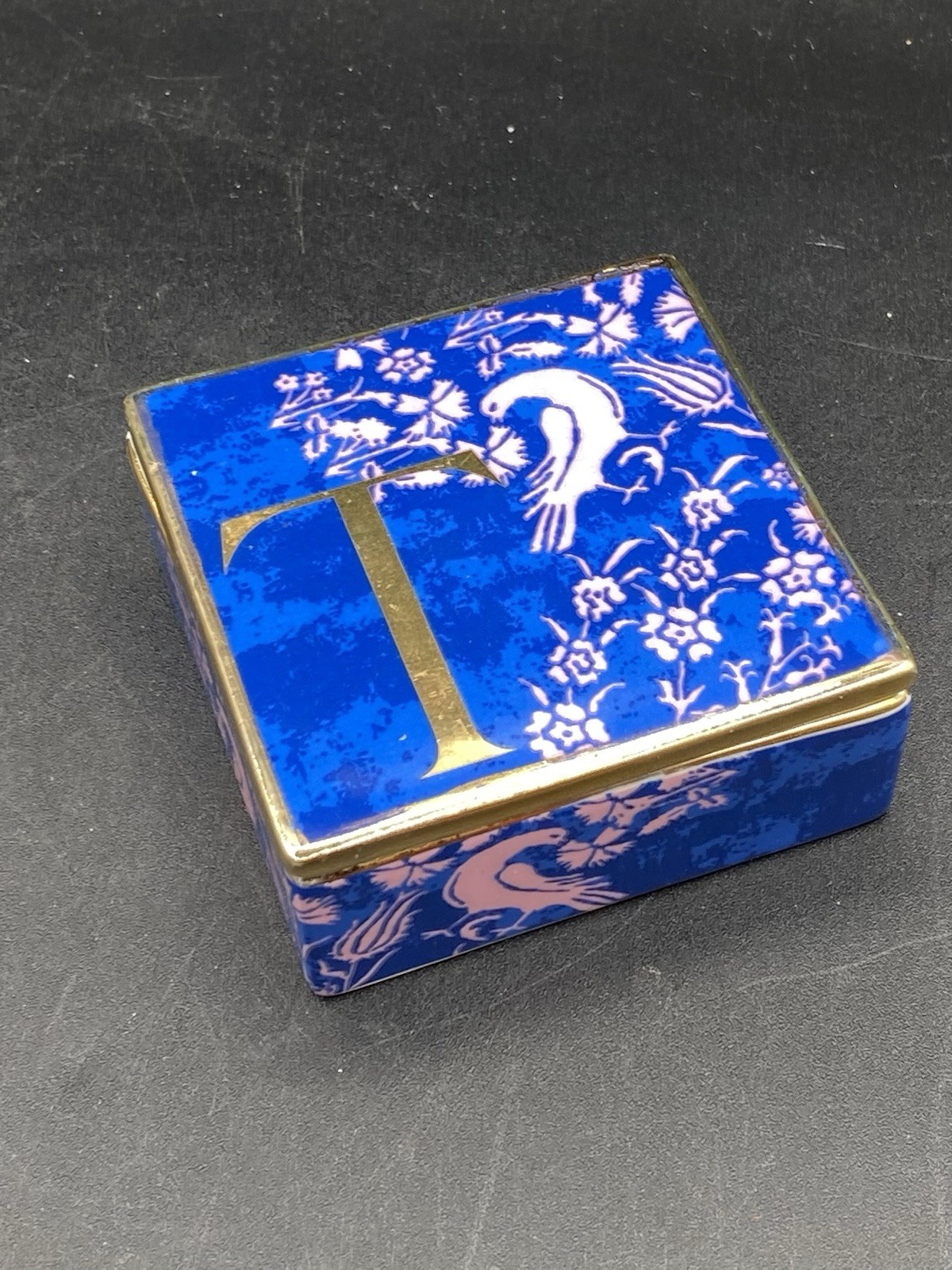 Anthropologie Venice Monogram Gold T Trinket Box Lidded Pink Bird Blue Ceramic Anthropologie Venice Monogram Gold T Trinket Box Lidded Pink Bird Blue Ceramic