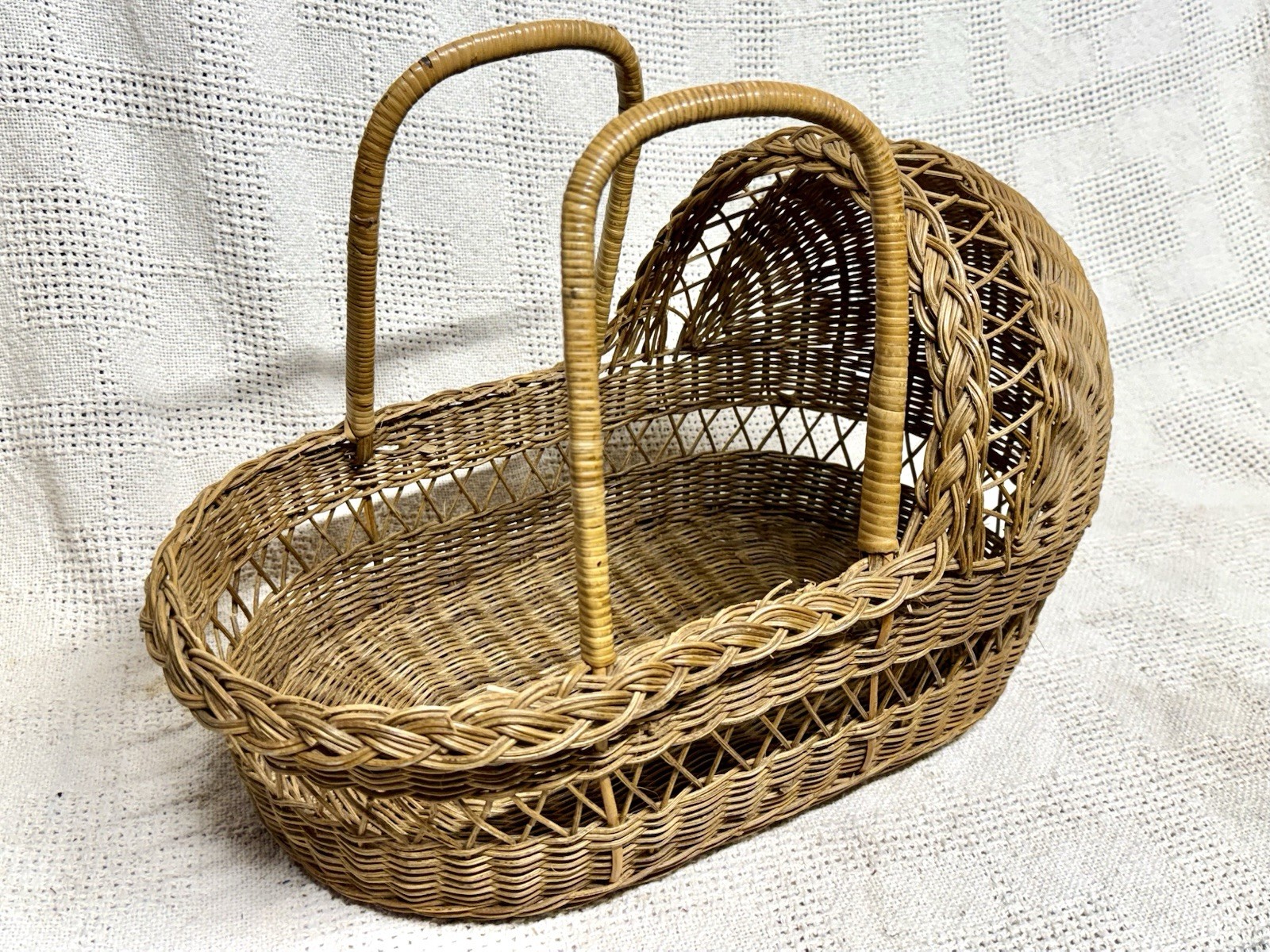 Vintage Wicker Woven Bassinet Cradle Moses Baby Basket w/Handles & Hood Nice