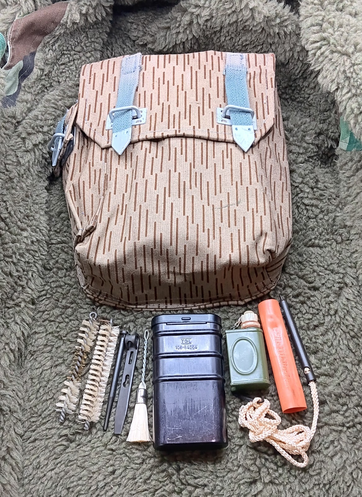 East German 7.62x39 Military Cleaning Kit w/ 4 Cell Mag Pouch - DDR Cold War East German 7.62x39 Military Cleaning Kit w/ 4 Cell Mag Pouch - DDR Cold War