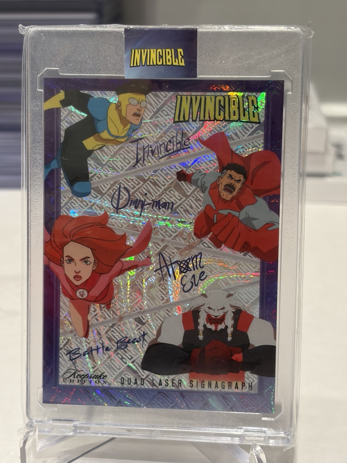 2025 Keepsake Invincible Omni-Man Battle BeastAtom Eve SignagraphPurple /250 2025 Keepsake Invincible Omni-Man Battle BeastAtom Eve SignagraphPurple /250