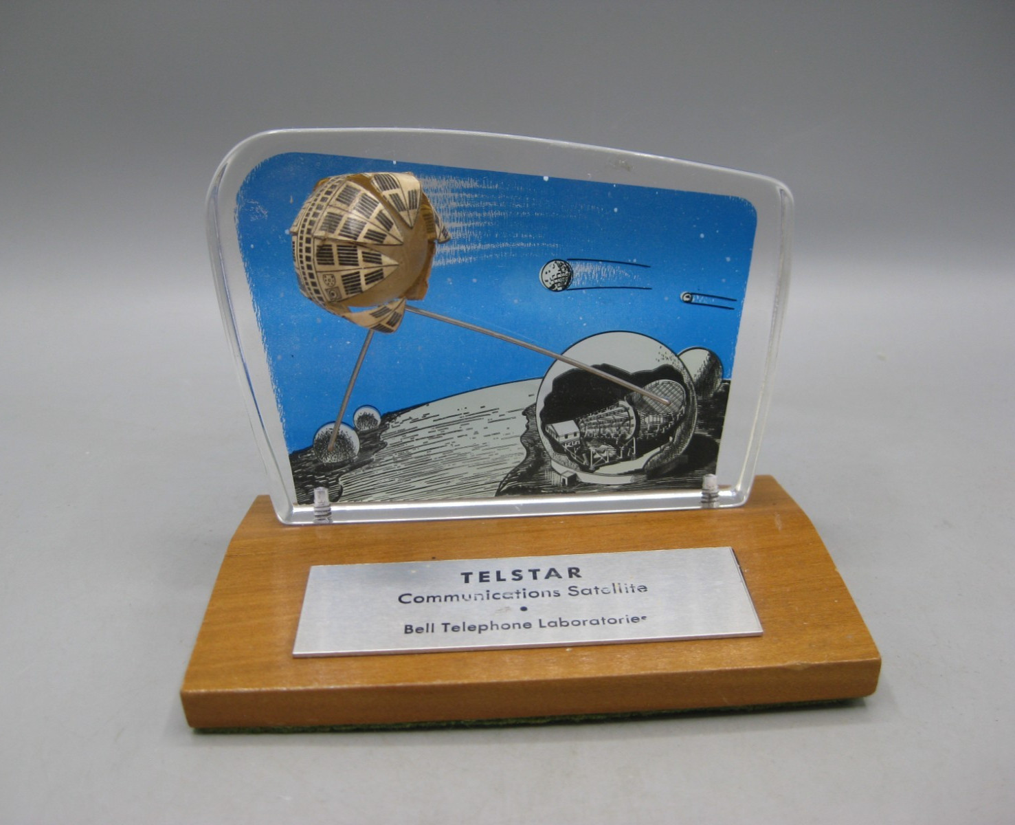 Vtg 1960's Telstar Satellite Bell Telephone Acrylic Display Desktop Desk Model
