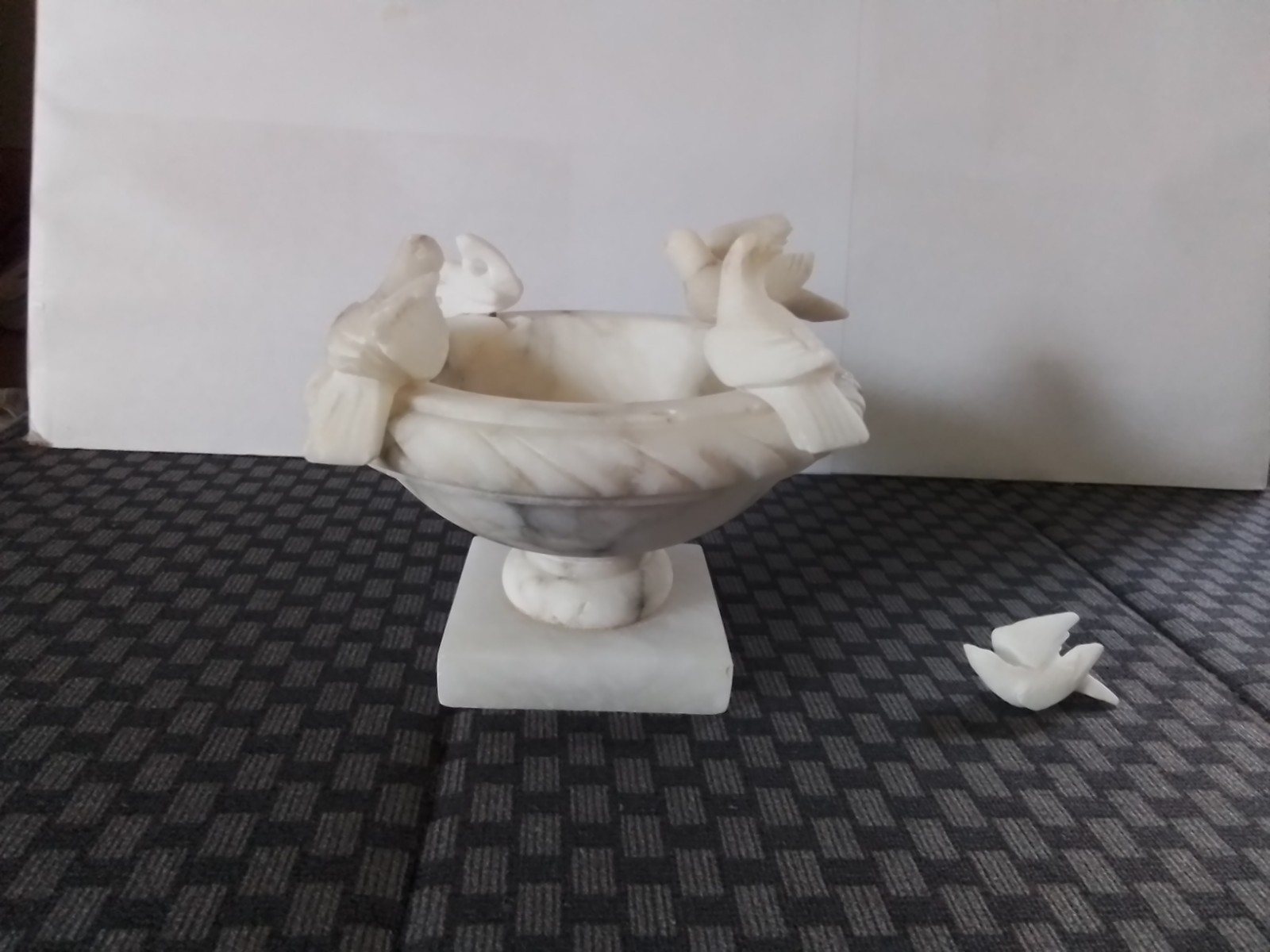 VTG Itaian Alabaster Marble Bird Bath 4.5" Wide Bowl, 3"tall-1 extra Dove - Nice