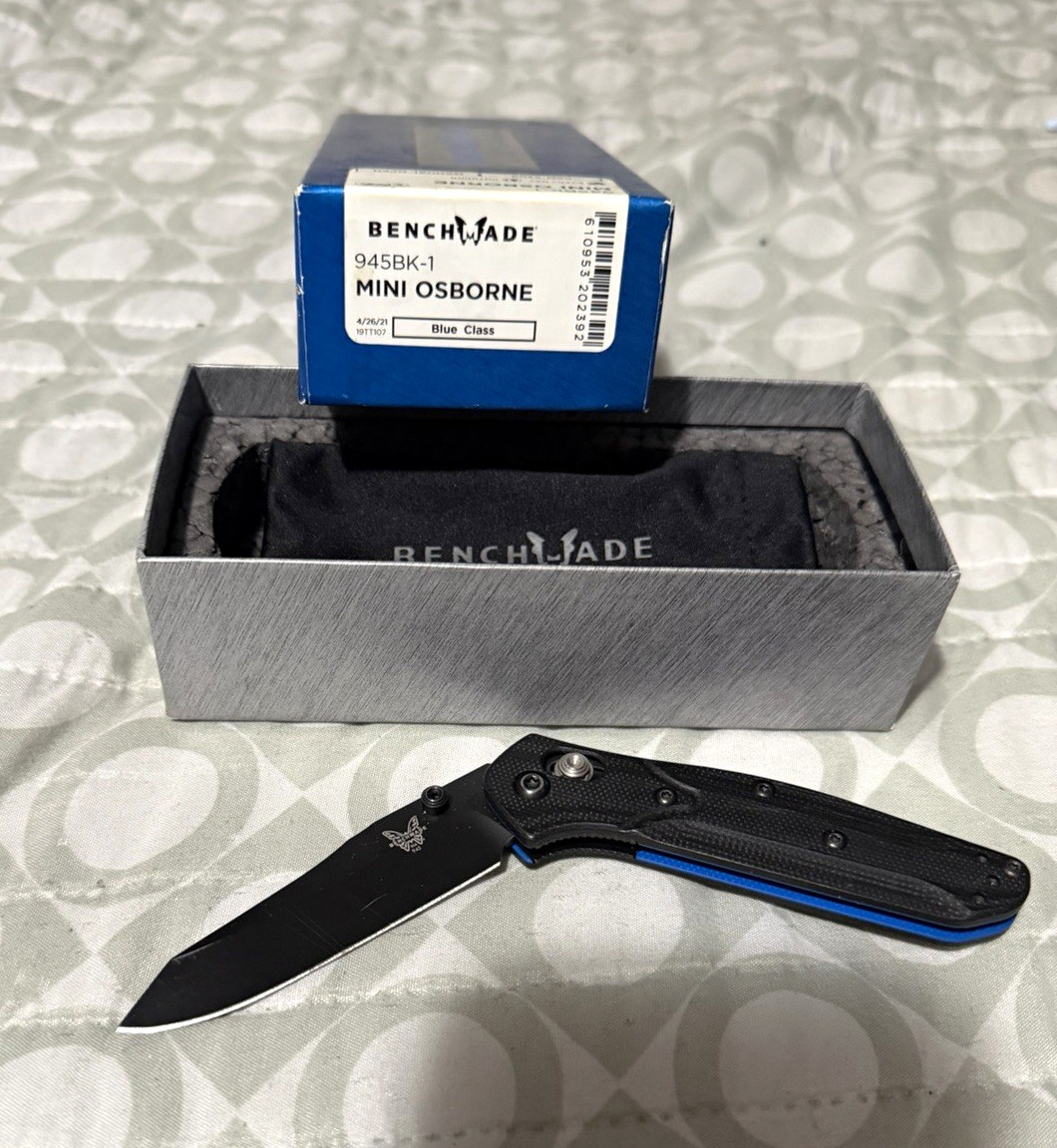 Benchmade 945BK-1 Mini Osborne Black Plain Clip Point Axis Lock G10 Clip Benchmade 945BK-1 Mini Osborne Black Plain Clip Point Axis Lock G10 Clip