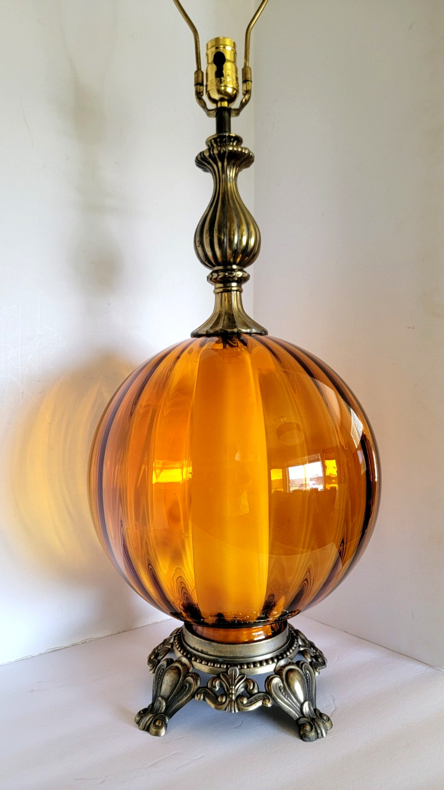 Vtg Mid Century Hollywood Regency Optical Amber Glass Globe Lamp Vtg Mid Century Hollywood Regency Optical Amber Glass Globe Lamp