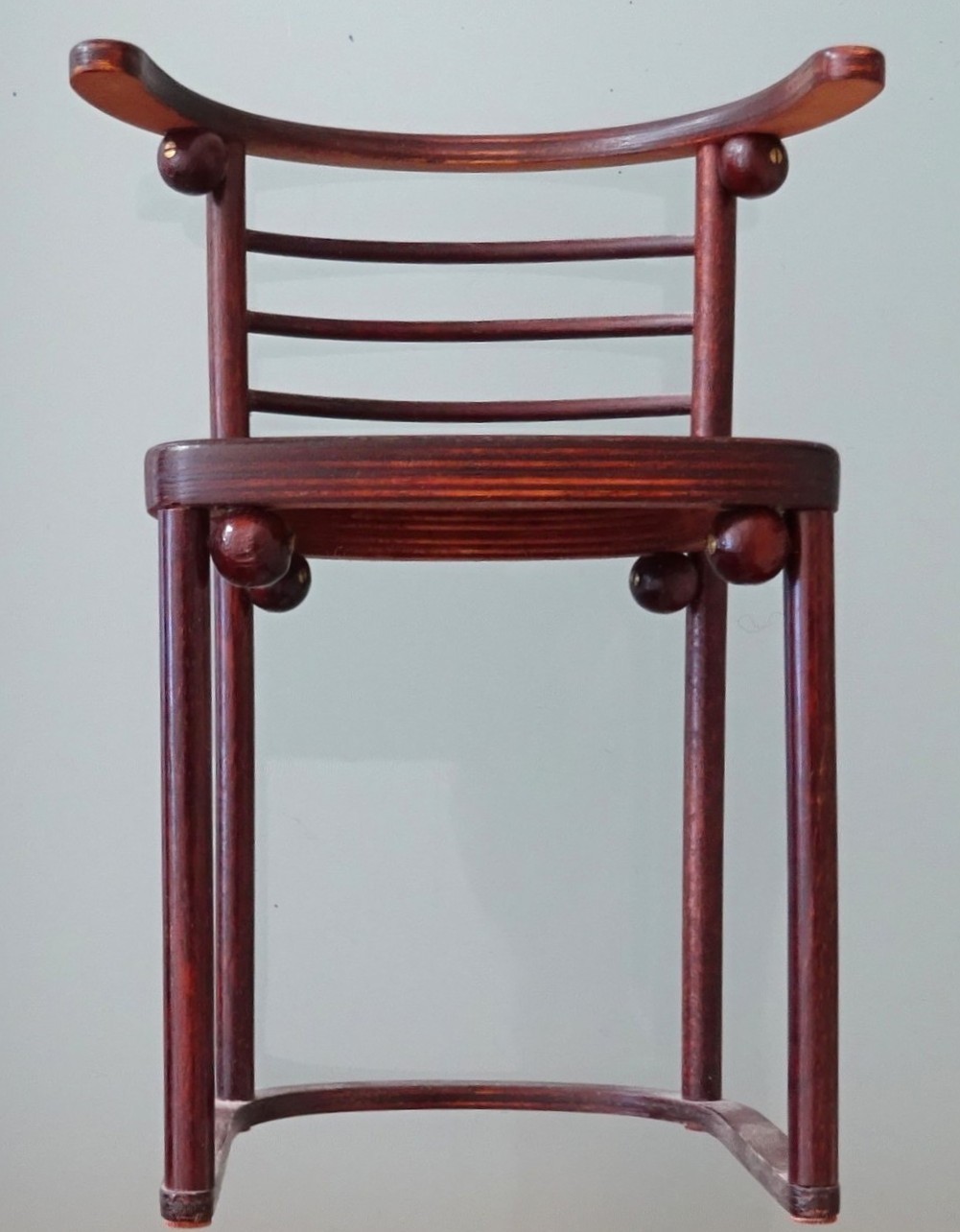 Vitra Design Miniature, Beautiful Chair "Cabaret Bat" Josef Hoffmann, v.1907 Vitra Design Miniature, Beautiful Chair "Cabaret Bat" Josef Hoffmann, v.1907