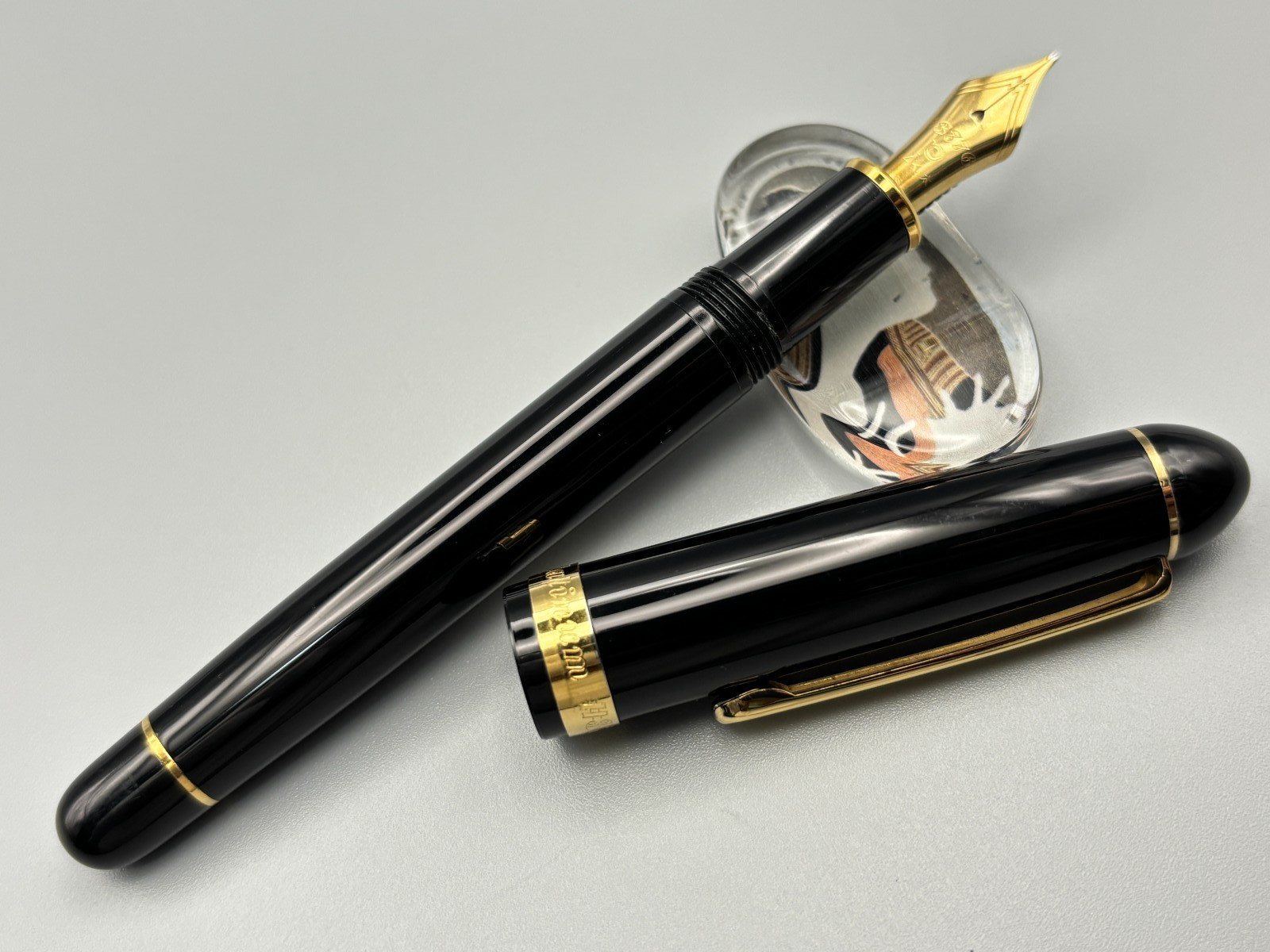 Vintage Platinum #3776 Century Fountain Pen Black 14K Broad Nib from japan Vintage Platinum #3776 Century Fountain Pen Black 14K Broad Nib from japan