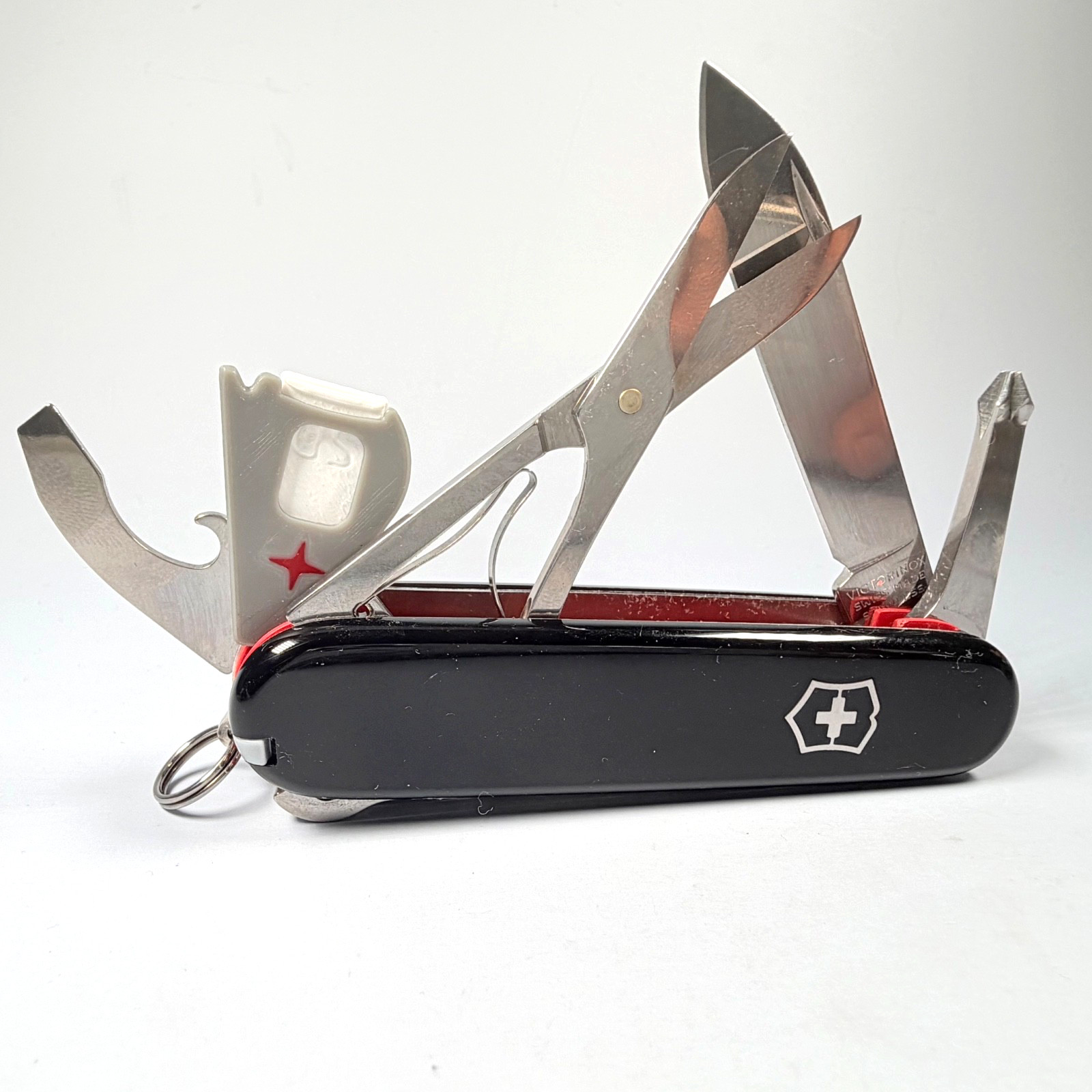 Victorinox Yeoman RedEdge Custom Mod MicroSD Ruler Inline Phillips 91mm Plus Victorinox Yeoman RedEdge Custom Mod MicroSD Ruler Inline Phillips 91mm Plus