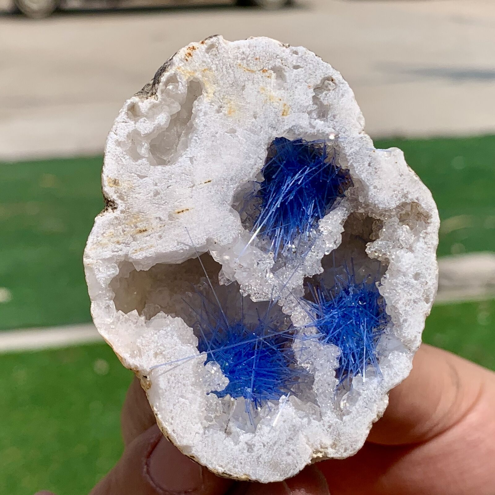 100G Rare Moroccan blue magnesite and quartz crystal coexisting specimen