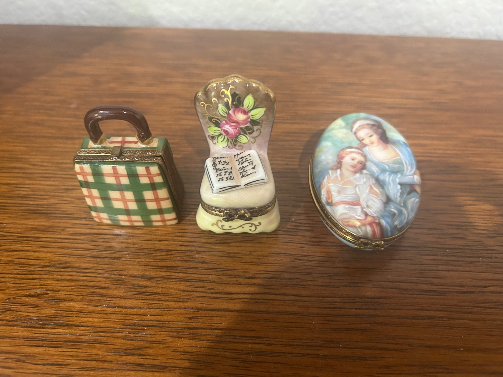 Limoges France Peint Main Trinket Boxes W/ Surprise Inside Lot Of 4 Limoges France Peint Main Trinket Boxes W/ Surprise Inside Lot Of 4