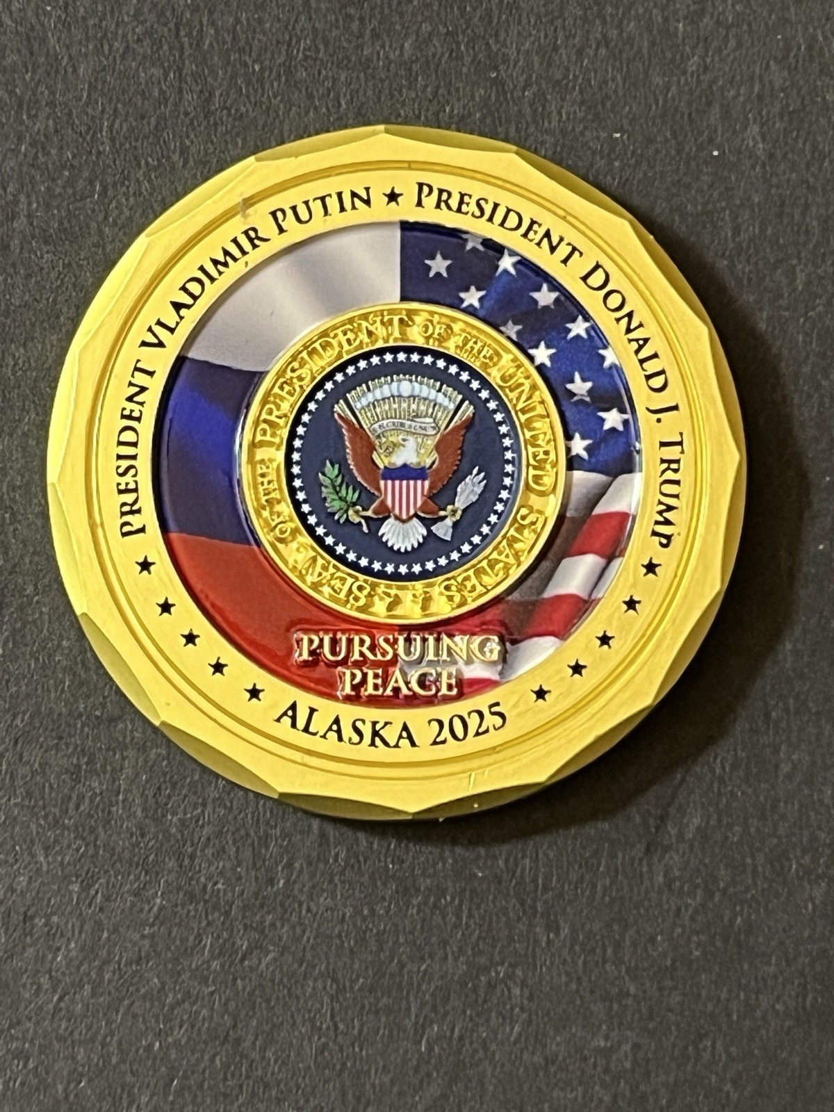 RARE TRUMP PUTIN ALASKA 2025 PURSUING PEACE SUMMIT PRESIDENTIAL CHALLENGE COIN