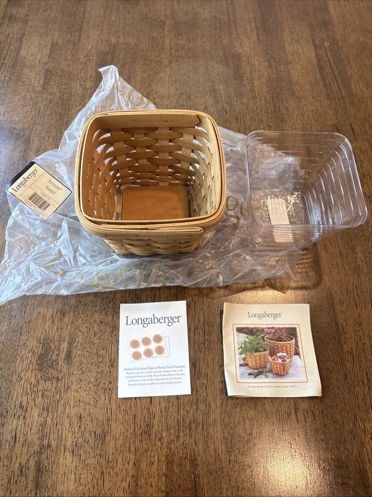 LONGABERGER AT HOME GARDEN SEEDLING BASKET, AT HOME GARDEN W/PROTECTOR/CARD 2004 LONGABERGER AT HOME GARDEN SEEDLING BASKET, AT HOME GARDEN W/PROTECTOR/CARD 2004
