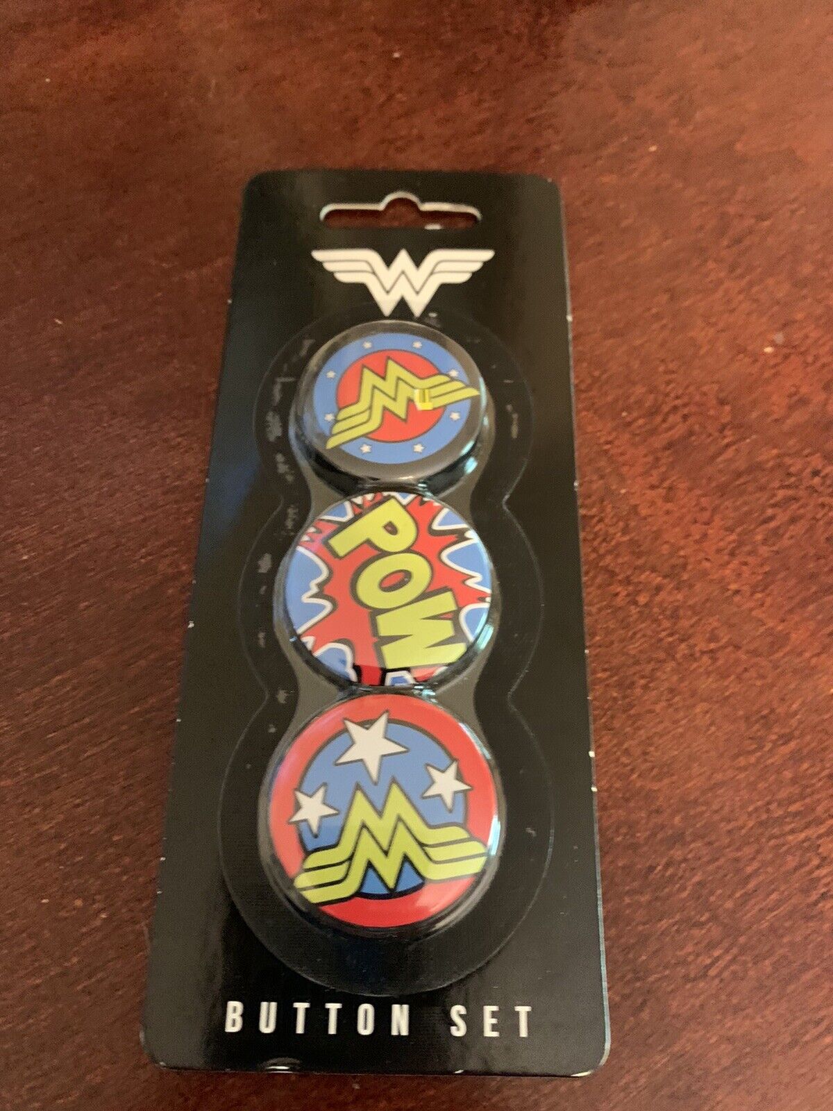 Wonder Woman 3 Button Set DC Comics Pin back - Collectibles 