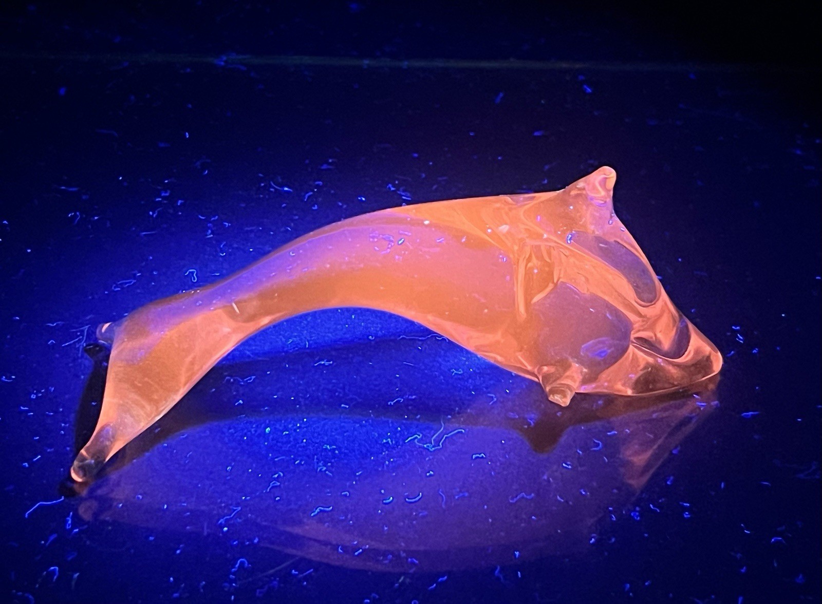Beautiful Vintage Murano Lilac Purple Glass Dolphin Figurine UV REACTIVE 4” Beautiful Vintage Murano Lilac Purple Glass Dolphin Figurine UV REACTIVE 4”