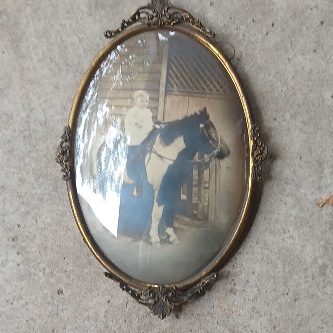 Ornate Oval Gold Metal Photo Picture Frame Vertical 25 x 16 in Holds 1 
