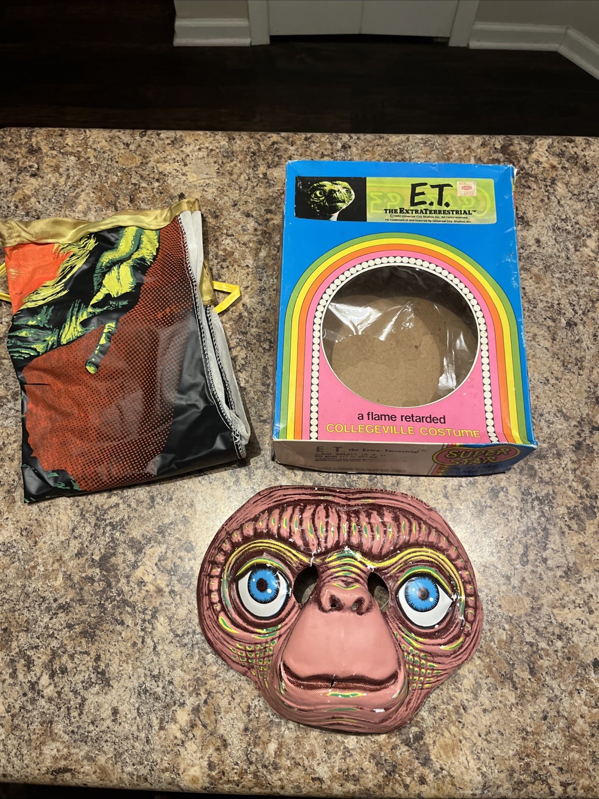 1982 (Collegeville) "E.T. THE EXTRA TERRESTRIAL" Halloween Costume & Mask, RARE