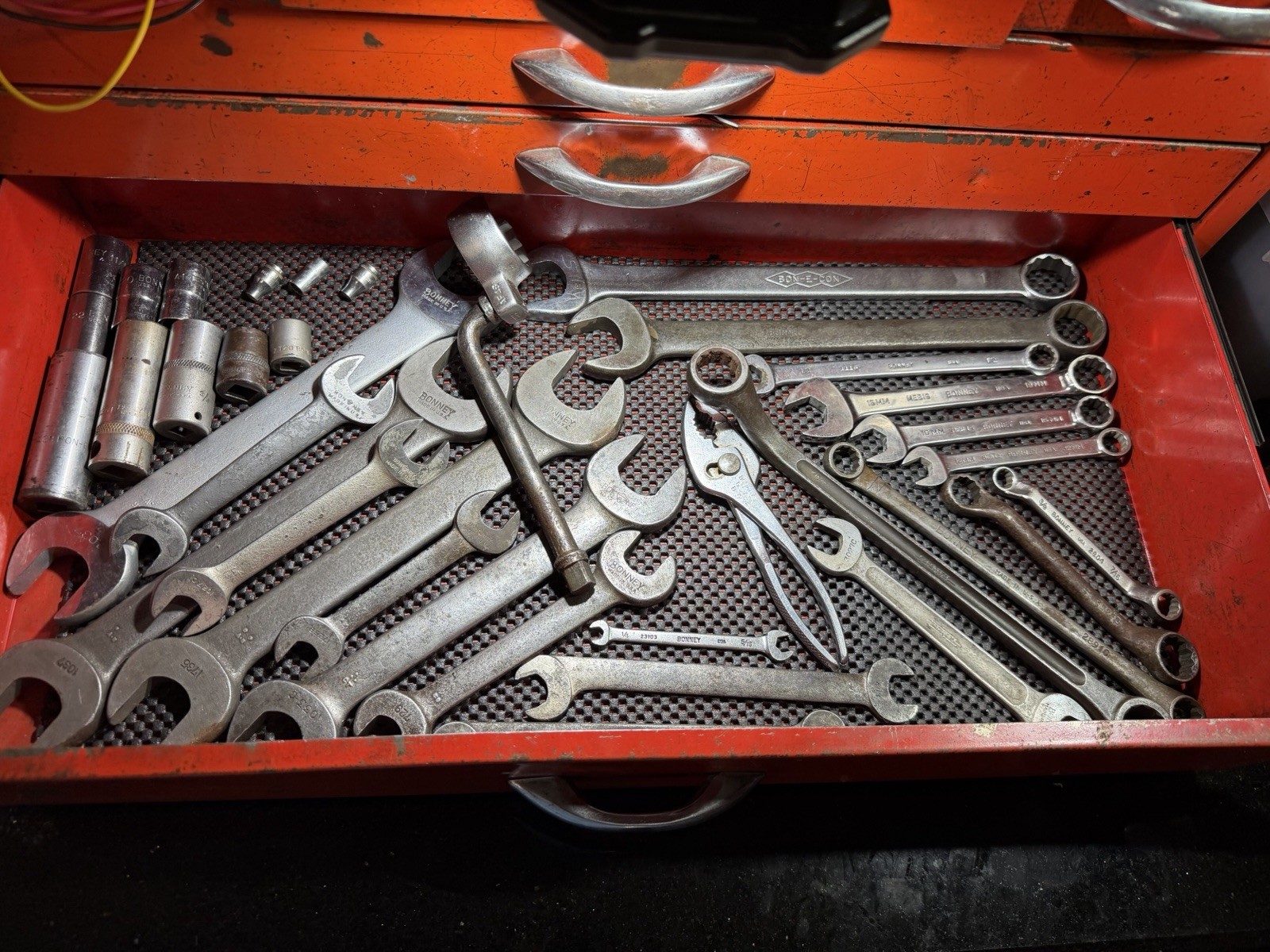 Vintage BONNEY Wrench & Socket Lot USA - Bonaloy, Zenel, CV, MEB Metric Run Vintage BONNEY Wrench & Socket Lot USA - Bonaloy, Zenel, CV, MEB Metric Run