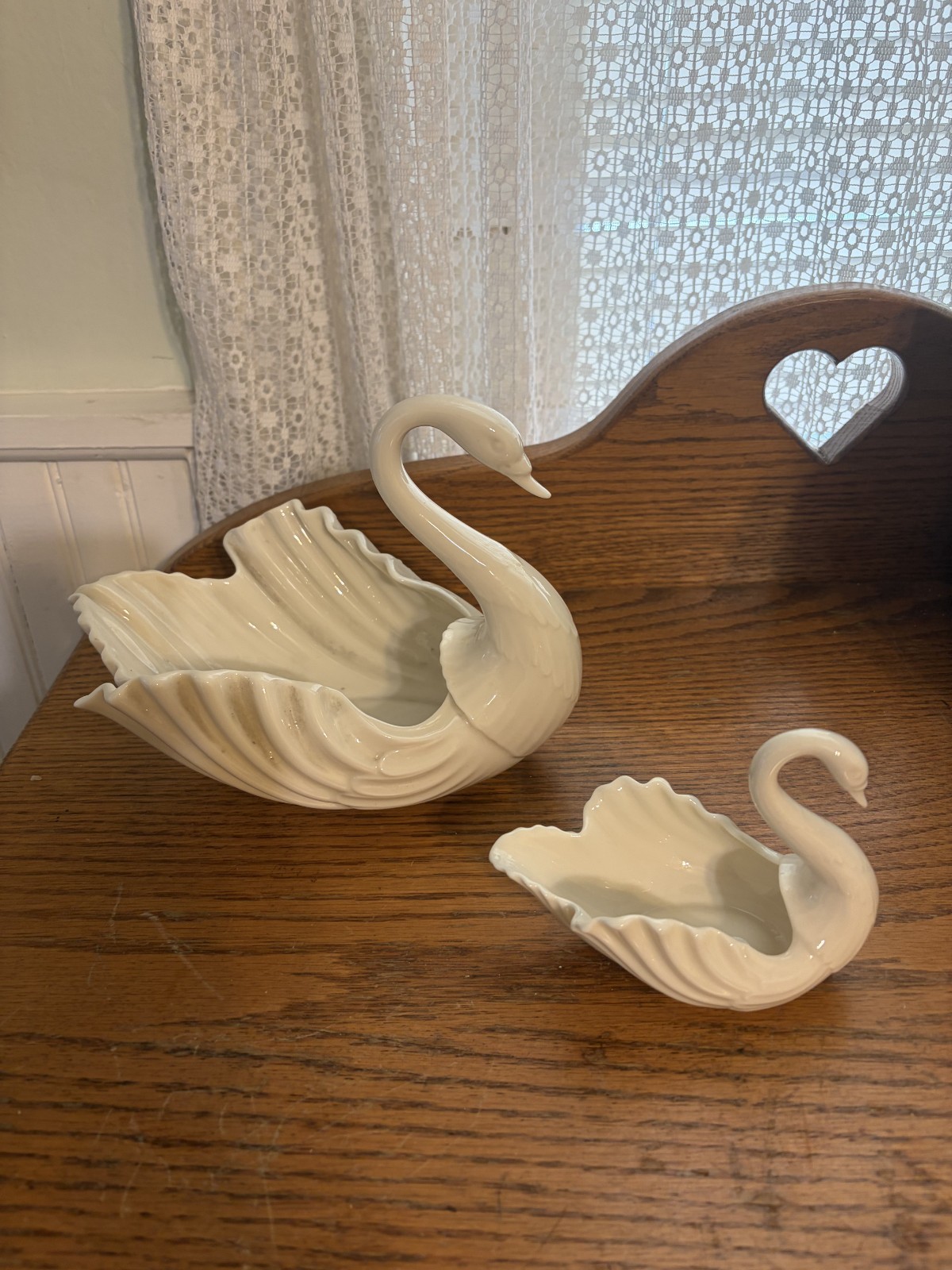 2 VINTAGE LENOX SWANS LARGE & SMALL GREEN MARK 1931-53 2 VINTAGE LENOX SWANS LARGE & SMALL GREEN MARK 1931-53