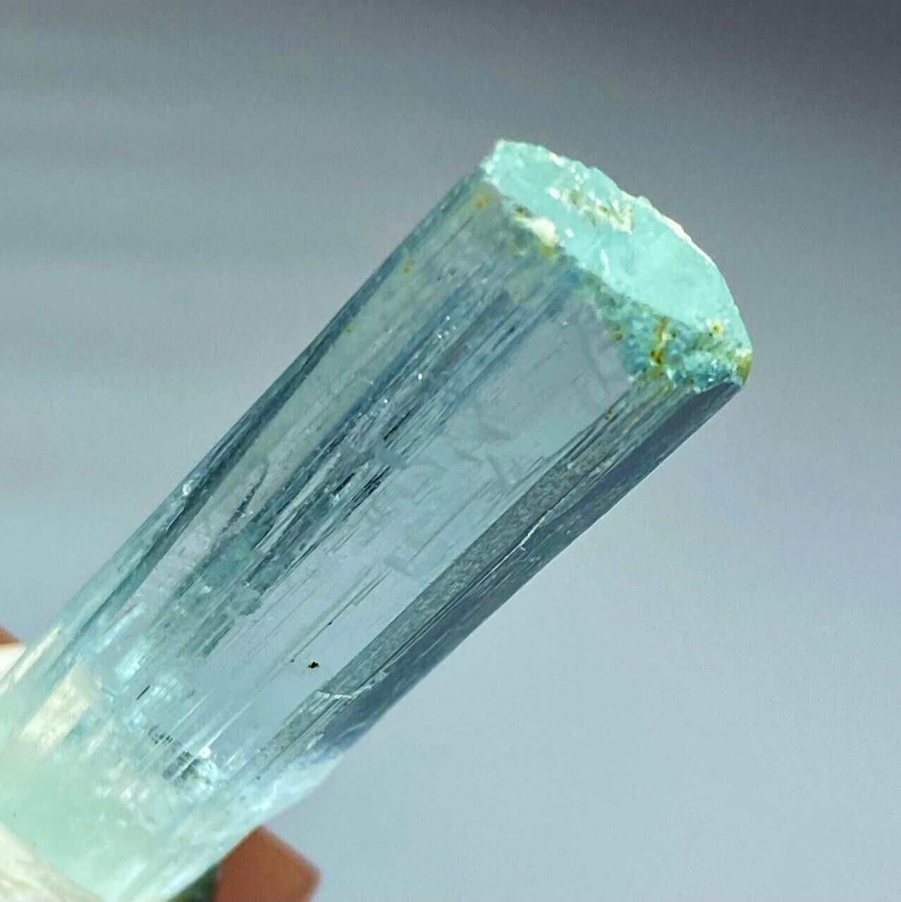 Beautiful Natural Terminated Aquamarine Crystal From Skardu Pakistan (16 Carats)