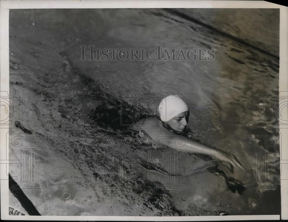 1933 Press Photo AAU Swimming & Diving Championships, Olive McKean set new 1933 Press Photo AAU Swimming & Diving Championships, Olive McKean set new