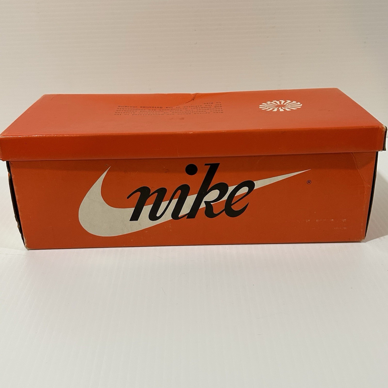 Vintage 1970s Nike Pinwheel Empty Shoe Box w/ Lid Made In Japan Bruin Size 6 Vintage 1970s Nike Pinwheel Empty Shoe Box w/ Lid Made In Japan Bruin Size 6
