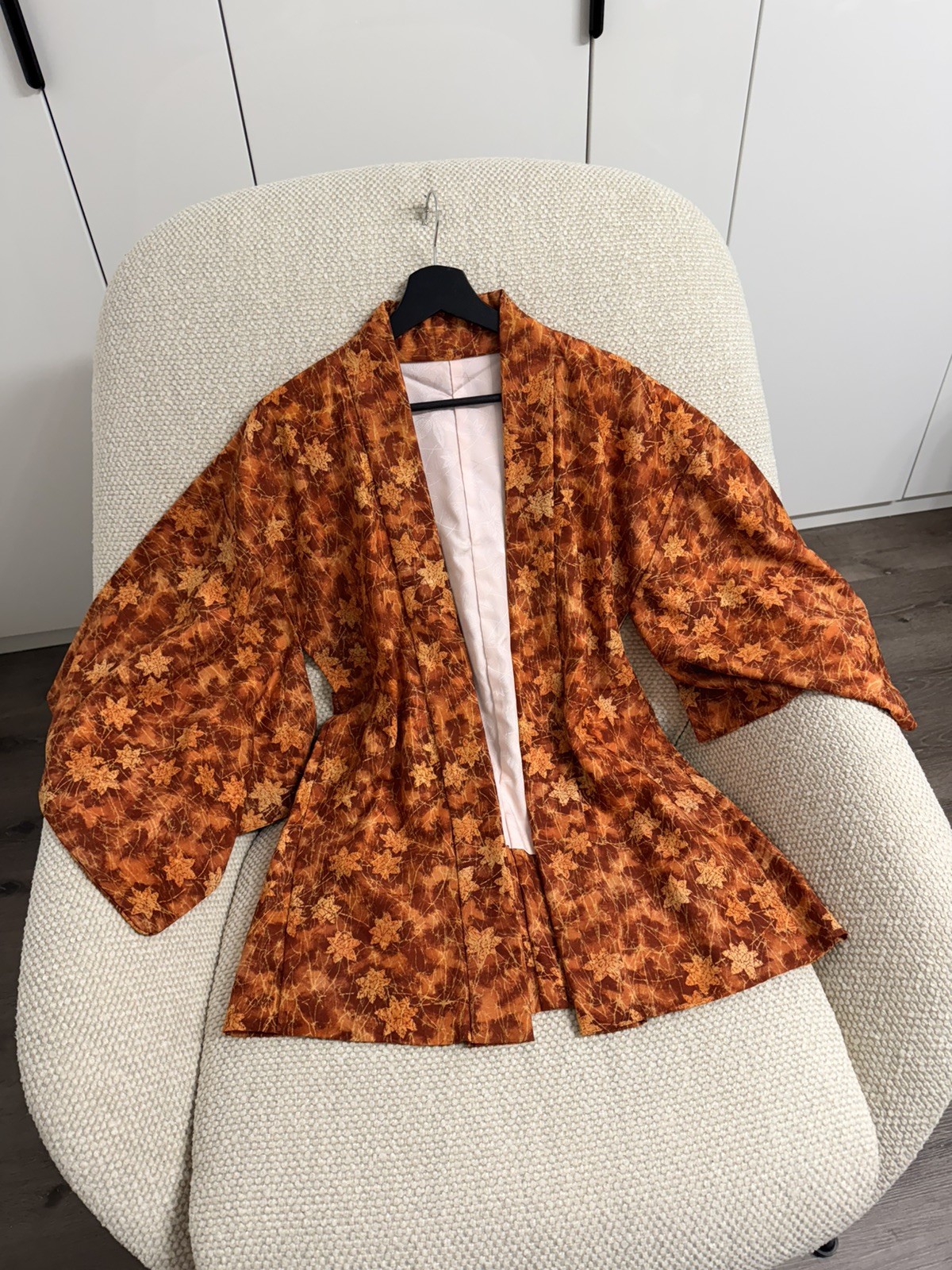 Japanese Vintage Floral Orange & Brown Traditional Handmade Kimono. Size S Japanese Vintage Floral Orange & Brown Traditional Handmade Kimono. Size S