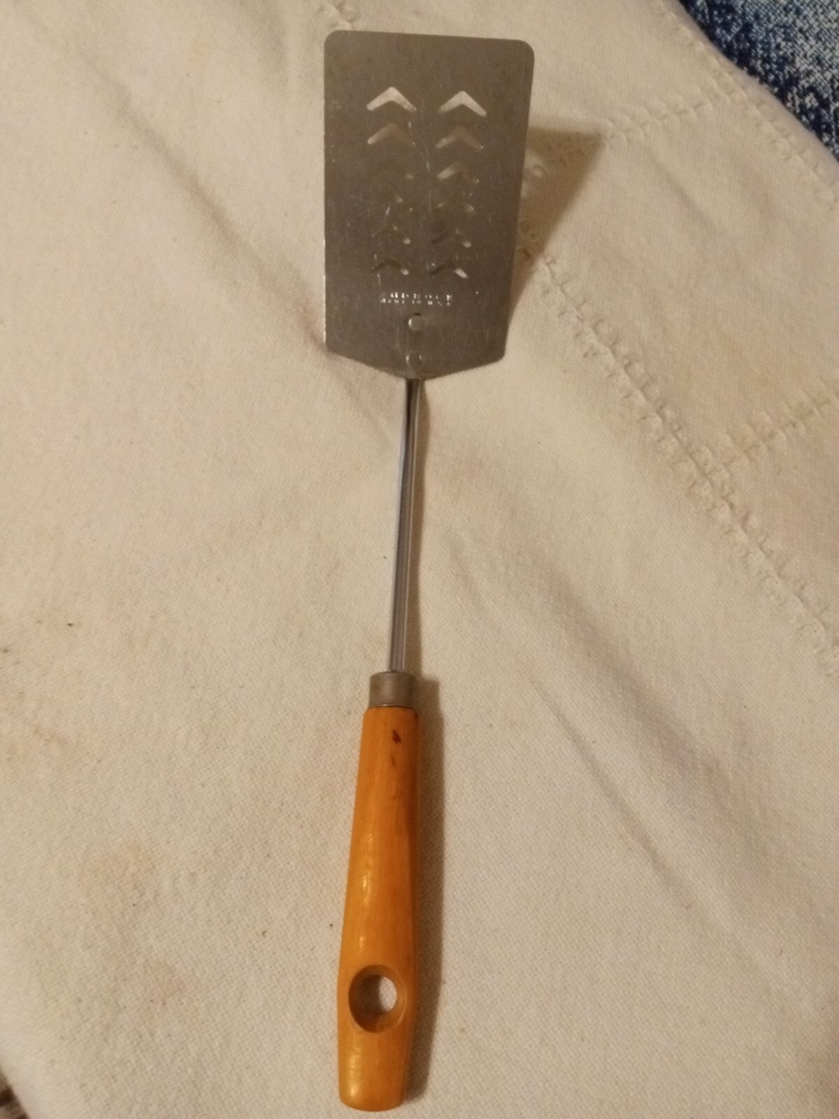 Vintage "Androck USA" Long Stainless Steel Slotted Spatula w/Varnish Wood Handle Vintage "Androck USA" Long Stainless Steel Slotted Spatula w/Varnish Wood Handle