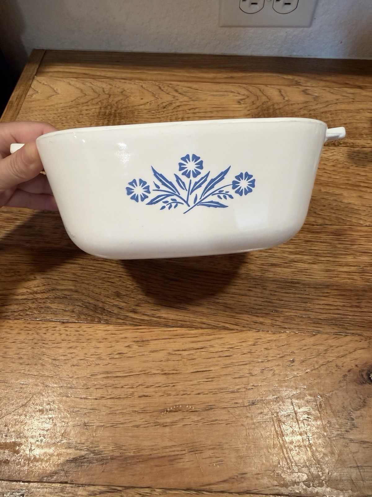 Corning Wear Vintage Blue Cornflower Some Wear 1 1/2 Quart Casserole Dish