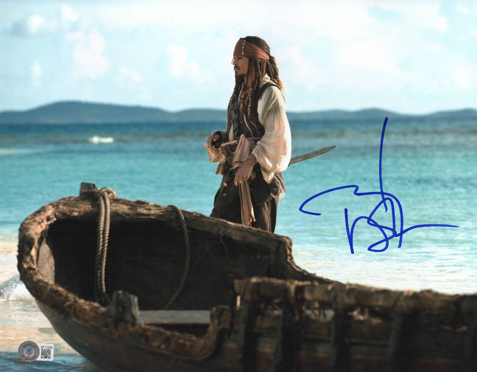 JOHNNY DEPP SIGNED 'PIRATES OF THE CARIBBEAN' 11X14 PHOTO AUTOGRAPH BECKETT