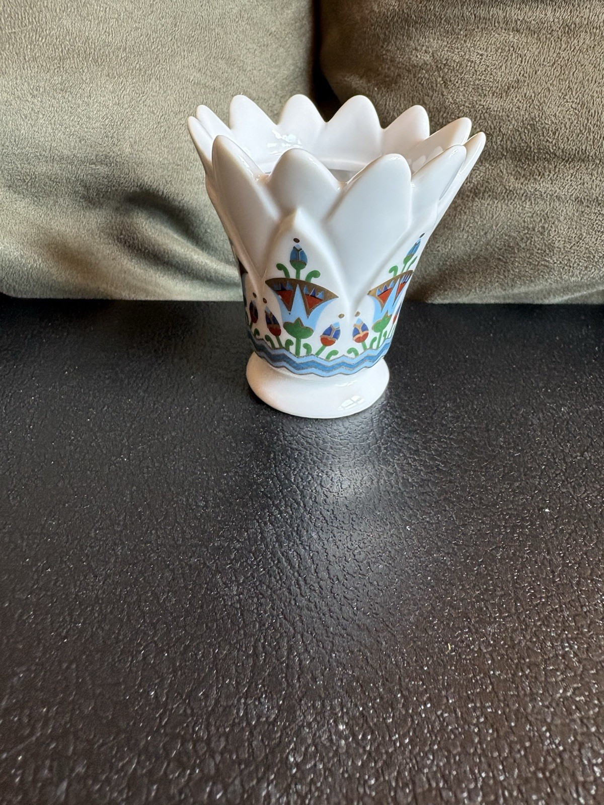 Vintage Elizabeth Arden Porcelain Treasures of the Pharaohs Missing Lid Vintage Elizabeth Arden Porcelain Treasures of the Pharaohs Missing Lid