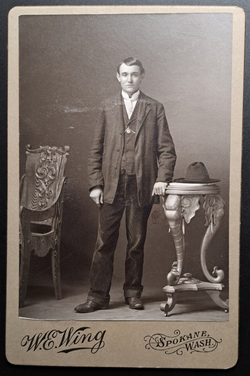 1890s Cabinet Card Photo Young Man by W.E. Wing Spokane Washington 1890s Cabinet Card Photo Young Man by W.E. Wing Spokane Washington