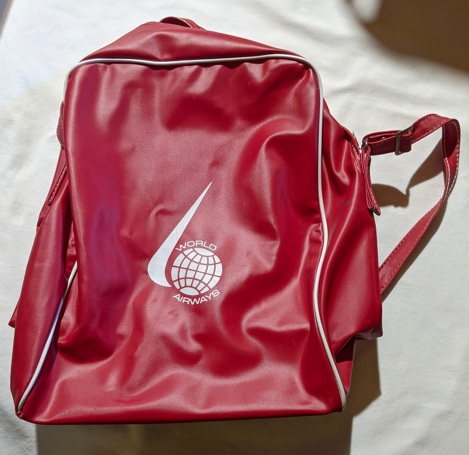 World Airways 1960s Vintage Red Shoulder Bag World Airways 1960s Vintage Red Shoulder Bag