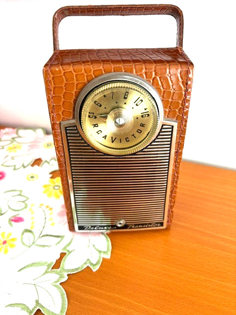 RCA Vintage Transistor Radio 1-T-3,,,Rare,,,Works RCA Vintage Transistor Radio 1-T-3,,,Rare,,,Works