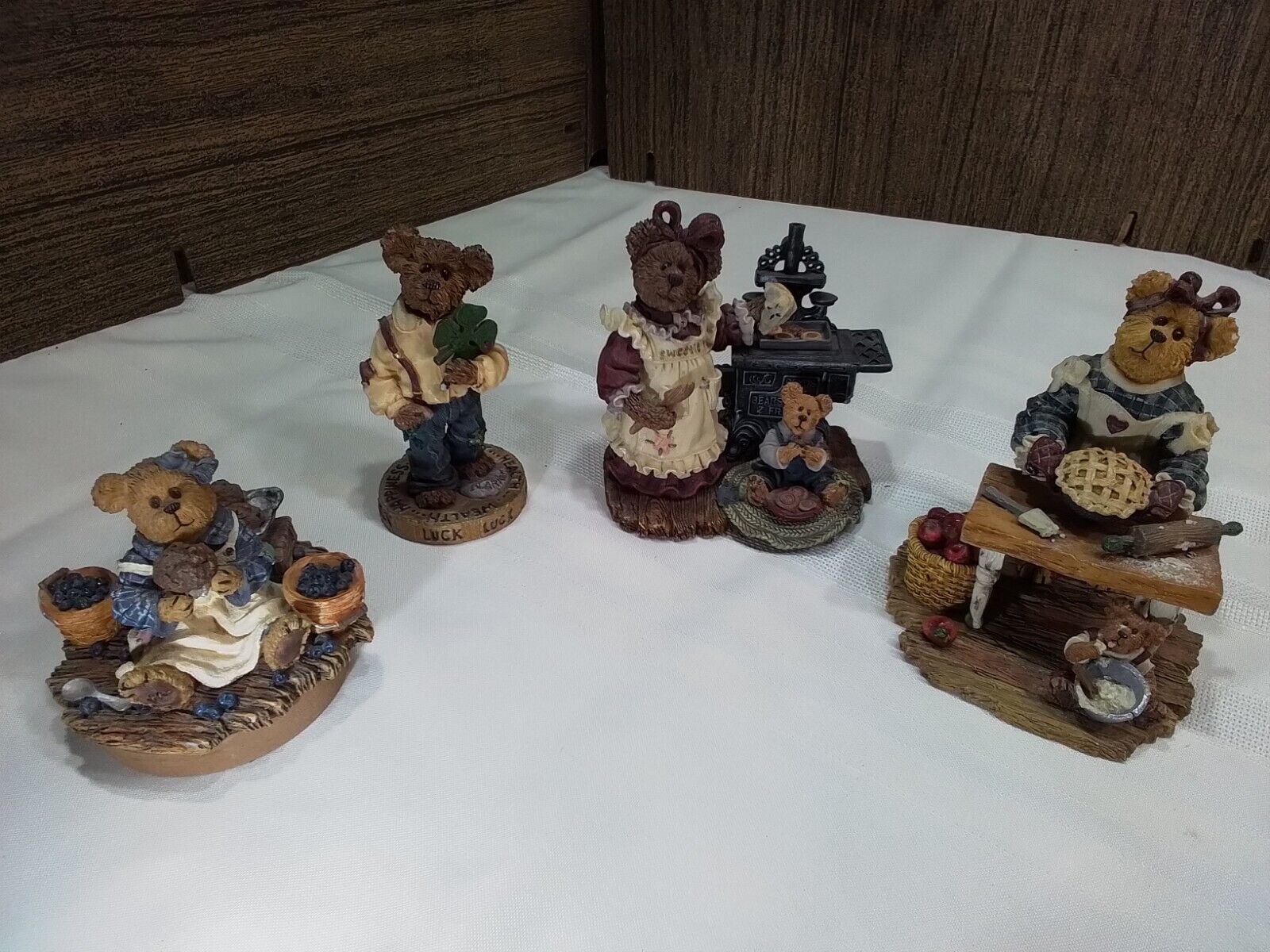 Lot of 4 Boyds Bears & Freinds Figurines