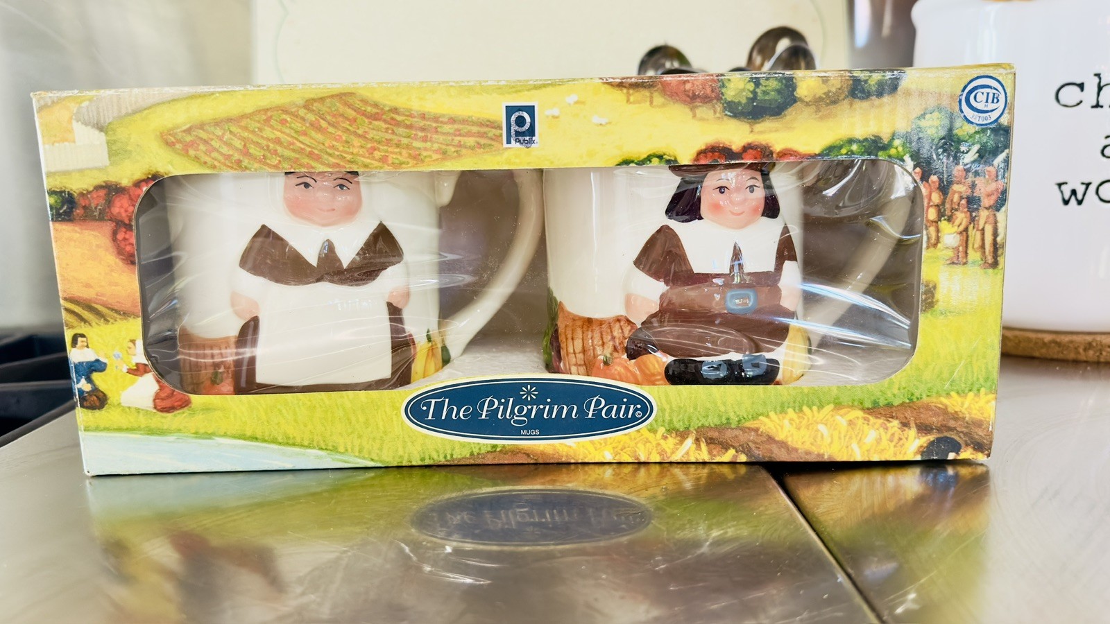 PUBLIX THE PILGRIM PAIR THANKSGIVING COFFEE MUGS SET OF 2 NEW IN BOX PUBLIX THE PILGRIM PAIR THANKSGIVING COFFEE MUGS SET OF 2 NEW IN BOX