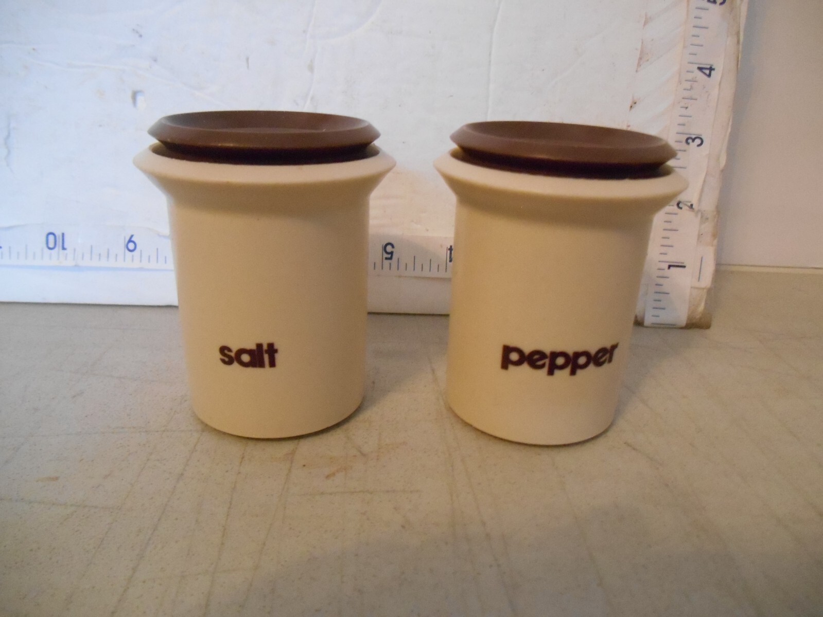 VTG Salt and Pepper Shakers Cream w/ brown Lids made in Hong Kong