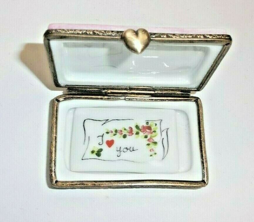 PEINT MAIN LIMOGES TRINKET - LOVE LETTER SEALED WITH A KISS