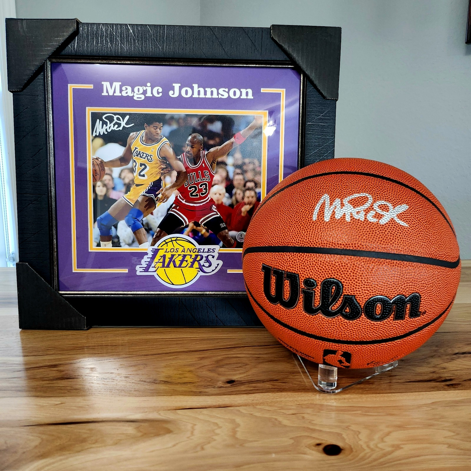⭐L.A. LAKERS Auto: MAGIC JOHNSON signed Wilson Basketball + Framed Pic BSA-COAs ⭐L.A. LAKERS Auto: MAGIC JOHNSON signed Wilson Basketball + Framed Pic BSA-COAs