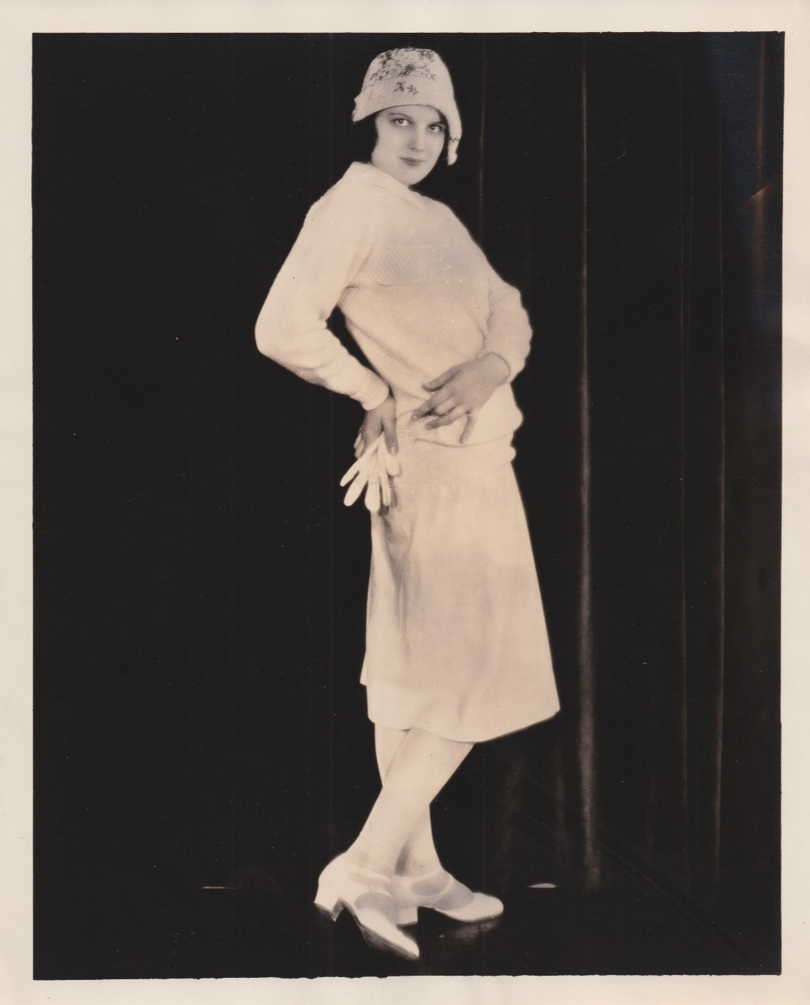 1926 Press Photo Actress Ann Rork Models Sports Sweater Outfit with Matching Hat