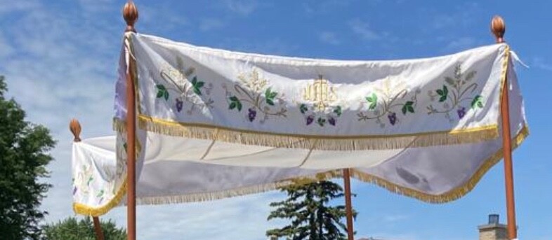 Processional Eucharistic Canopy for Liturgical Church Processions Processional Eucharistic Canopy for Liturgical Church Processions