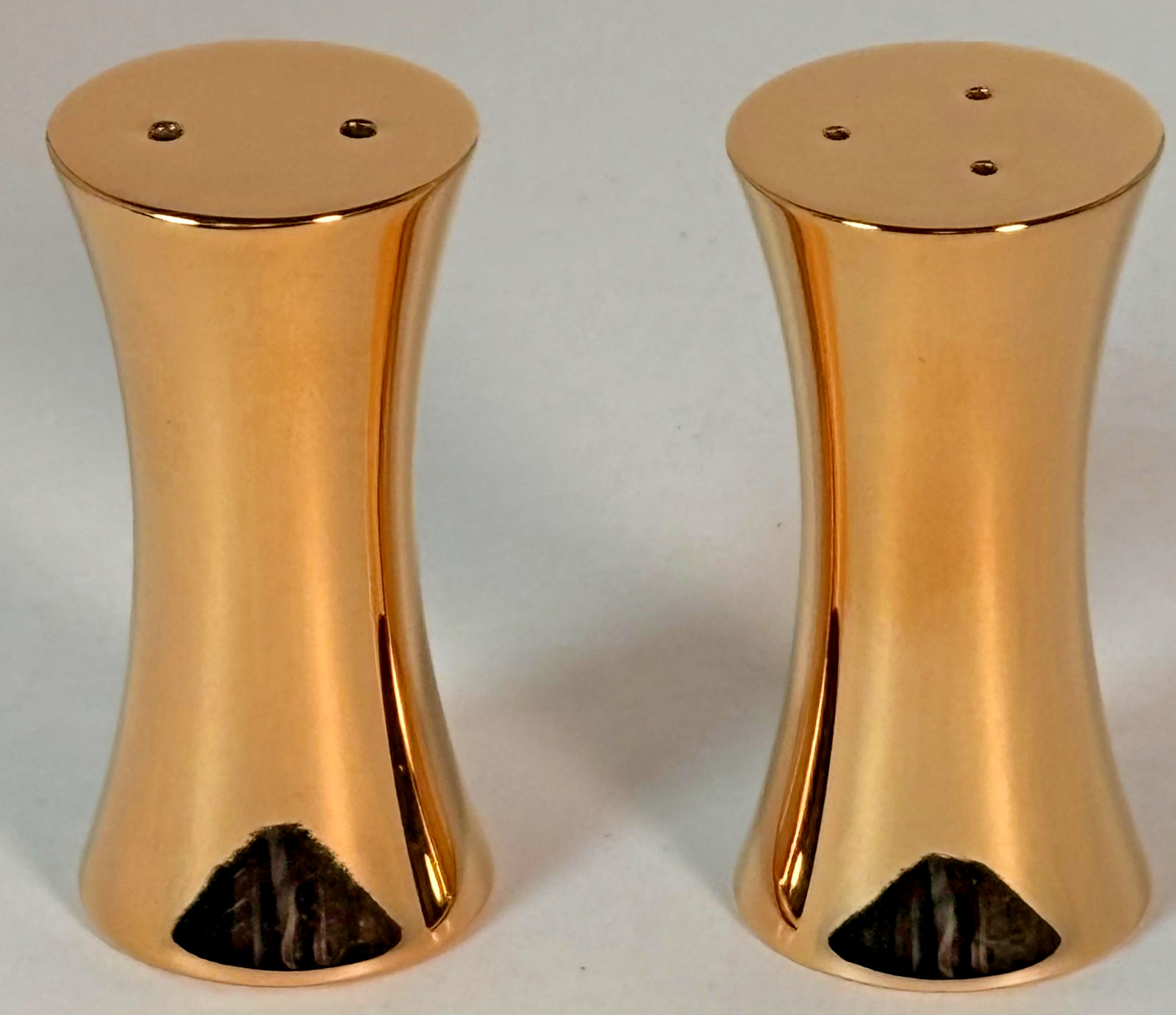 RARE VINTAGE VALERIO ALBARELLO 24KT GOLD PLATED SALT & PEPPER SHAKERS -NOS RARE VINTAGE VALERIO ALBARELLO 24KT GOLD PLATED SALT & PEPPER SHAKERS -NOS