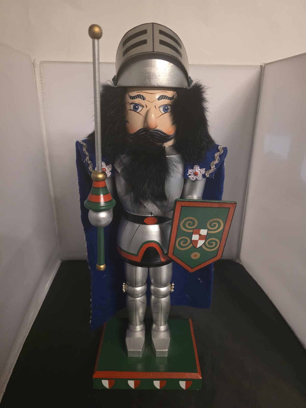 Nutcracker OLD WORLD KNIGHT 1997 Nutcracker OLD WORLD KNIGHT 1997