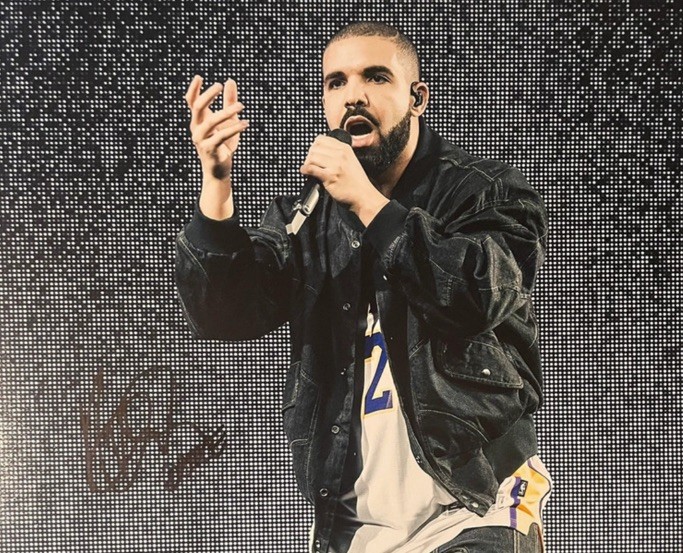 Original Autographed Photo of Drake 10x8 + Certificate of Authenticity