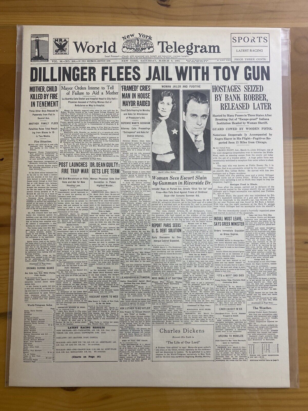 VINTAGE NEWSPAPER HEADLINE ~GANGSTER JOHN DILLINGER ESCAPES JAIL w/ TOY GUN 1934