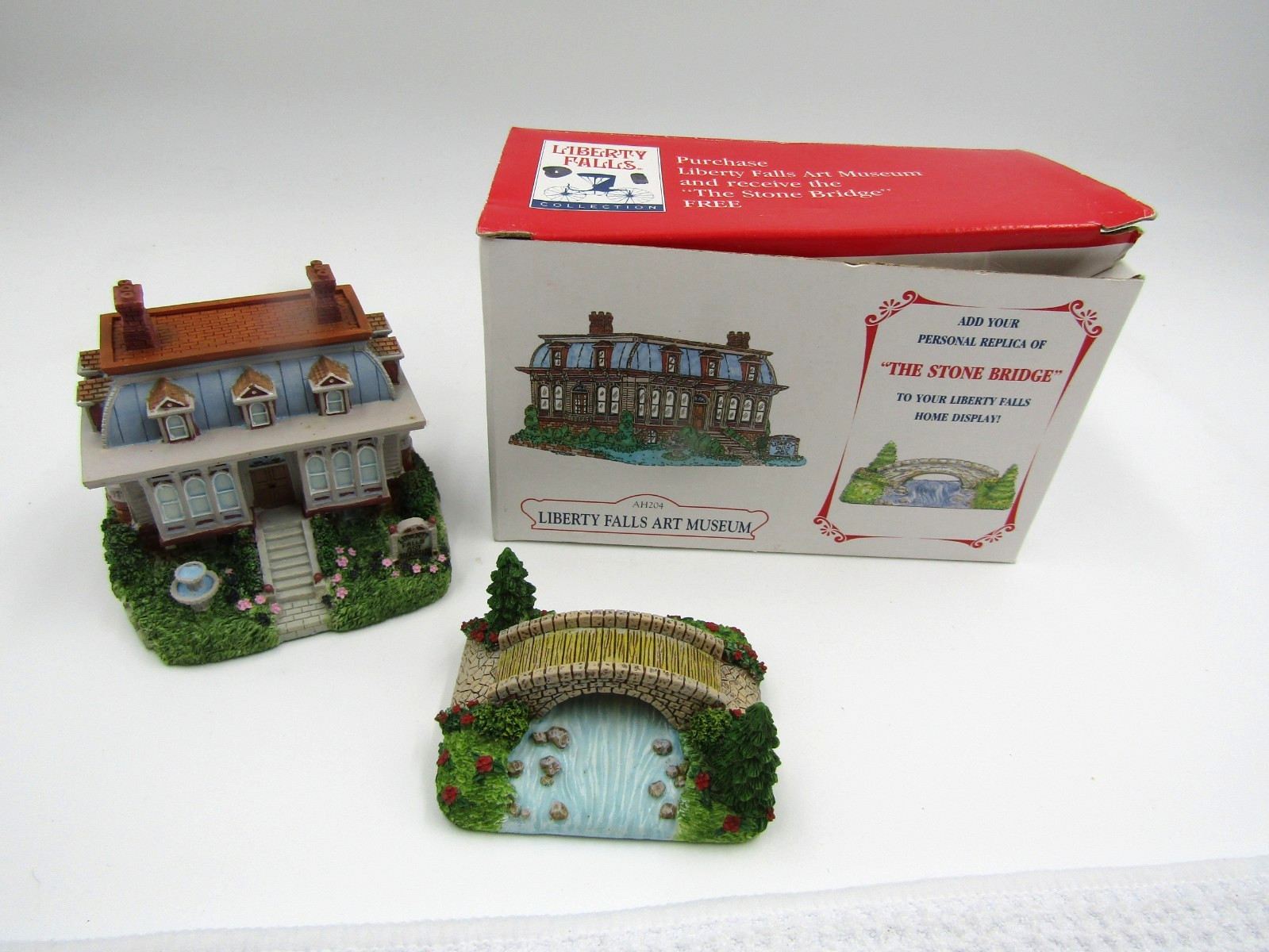 Vintage Liberty Falls Collection Ski Lodge Resin Model 1999 AH600 NEW Vintage Liberty Falls Collection Ski Lodge Resin Model 1999 AH600 NEW